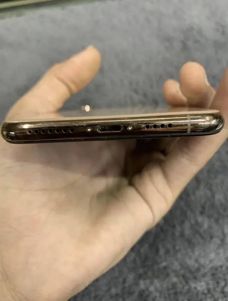 iPhone XS Max 3