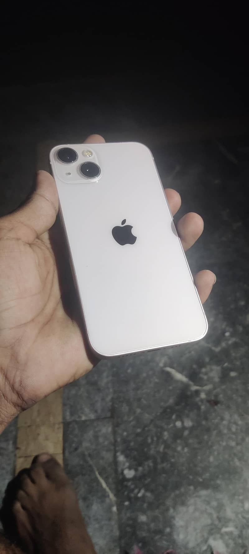 Apple iPhone 13 5