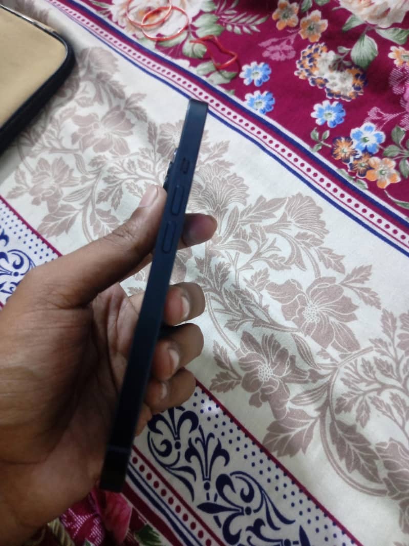 Apple iPhone 14 1