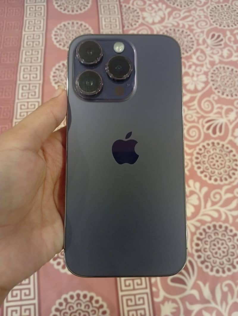 Apple iPhone 14 Pro 1