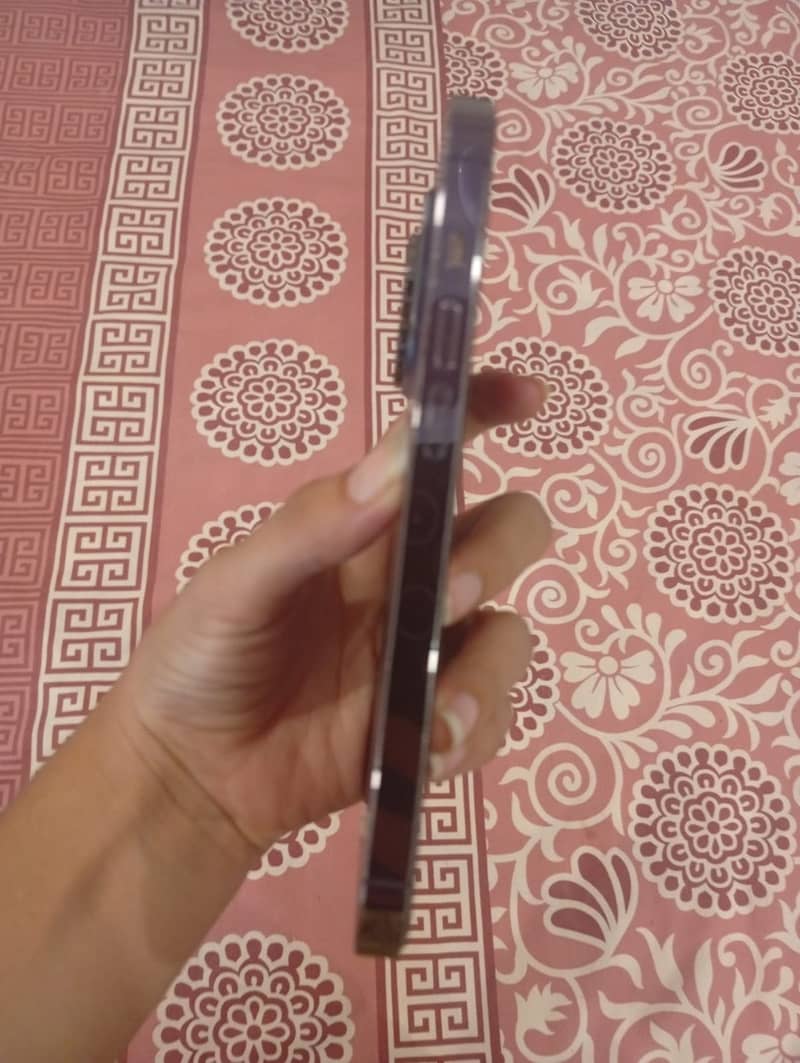 Apple iPhone 14 Pro 4