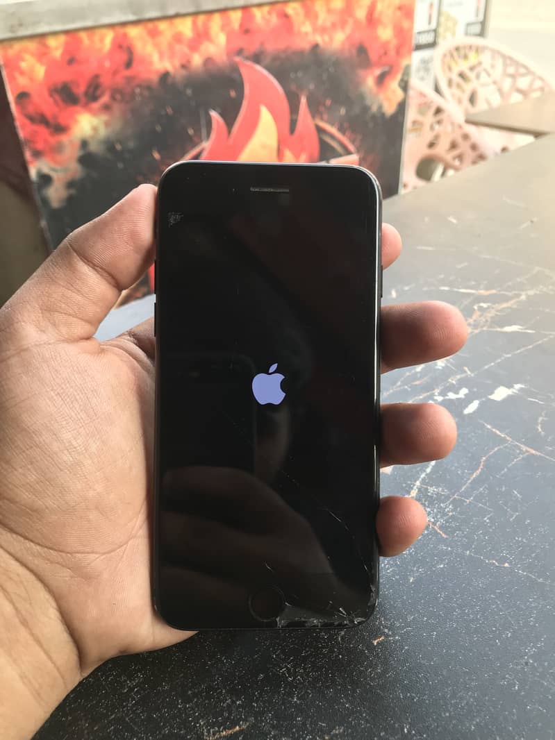 Apple iPhone 7 0