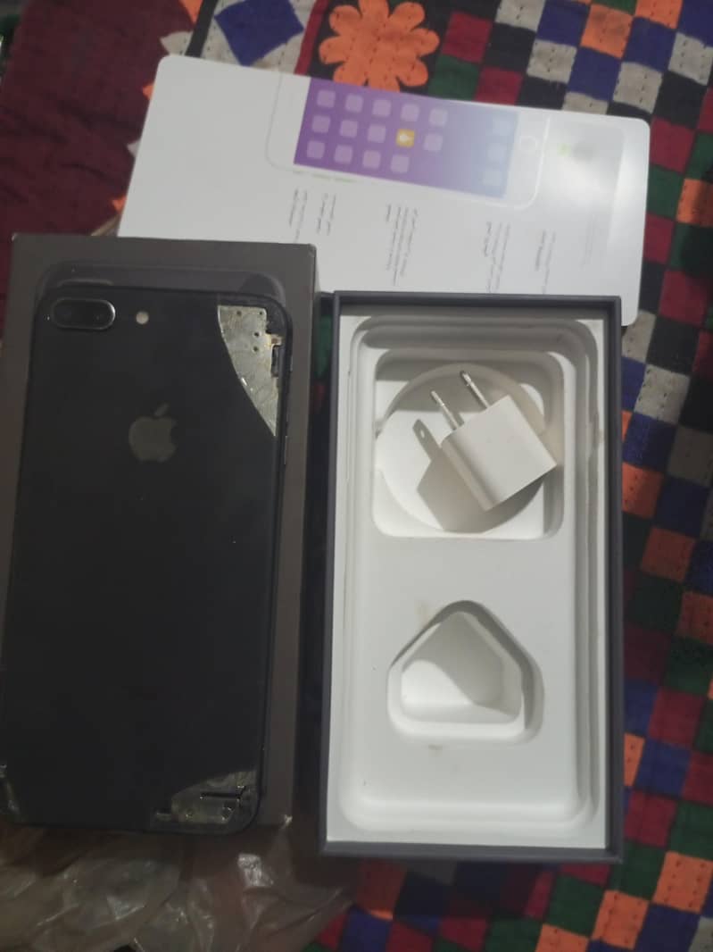 Apple iPhone 8 Plus 0