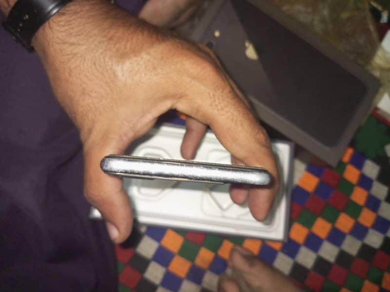 Apple iPhone 8 Plus 3