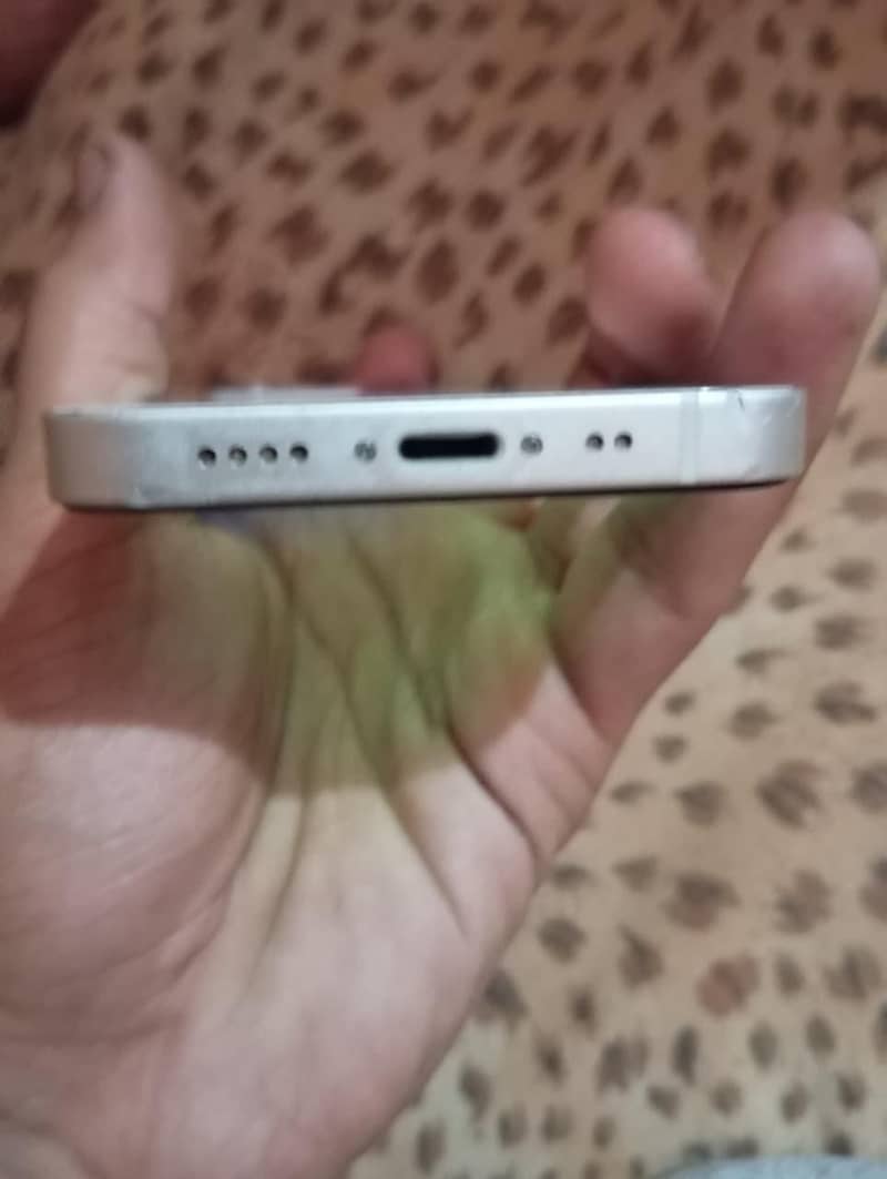 Apple iPhone 12 mini 4