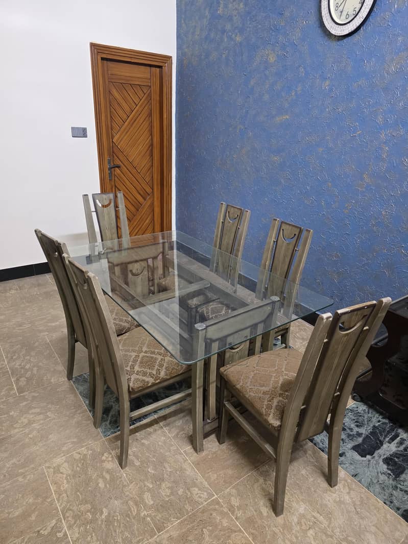 dining table available 6 seater 0