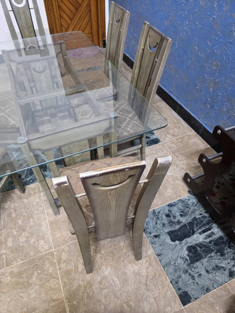 dining table available 6 seater 1