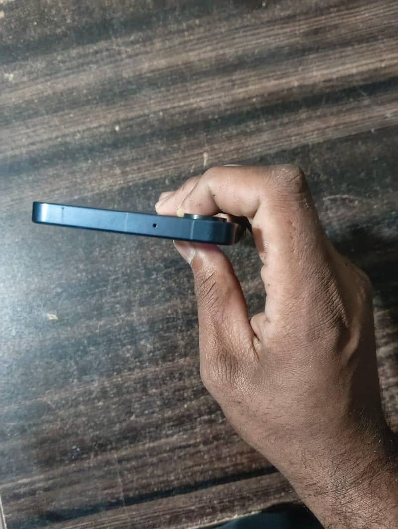 Samsung Mobile A06 7