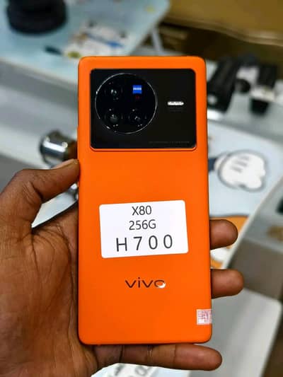Vivo X80.12+256 GB PTA approved All good condition For sale offer