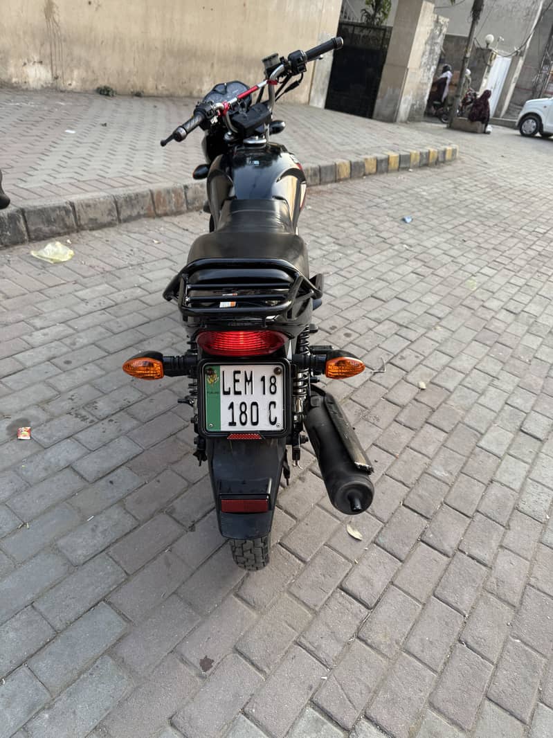 Suzuki GR 150 2