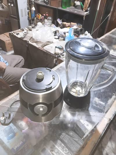 russellhobbs. juicer  machine