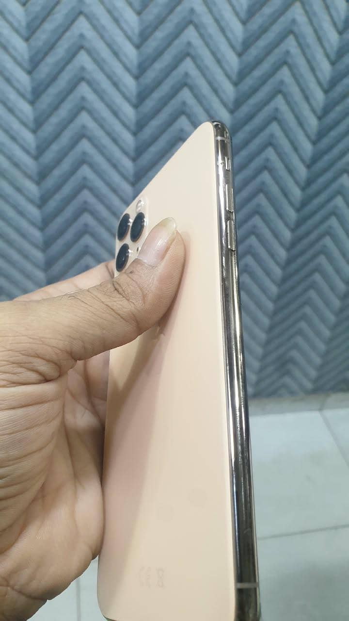Apple iPhone 11 Pro Max 1