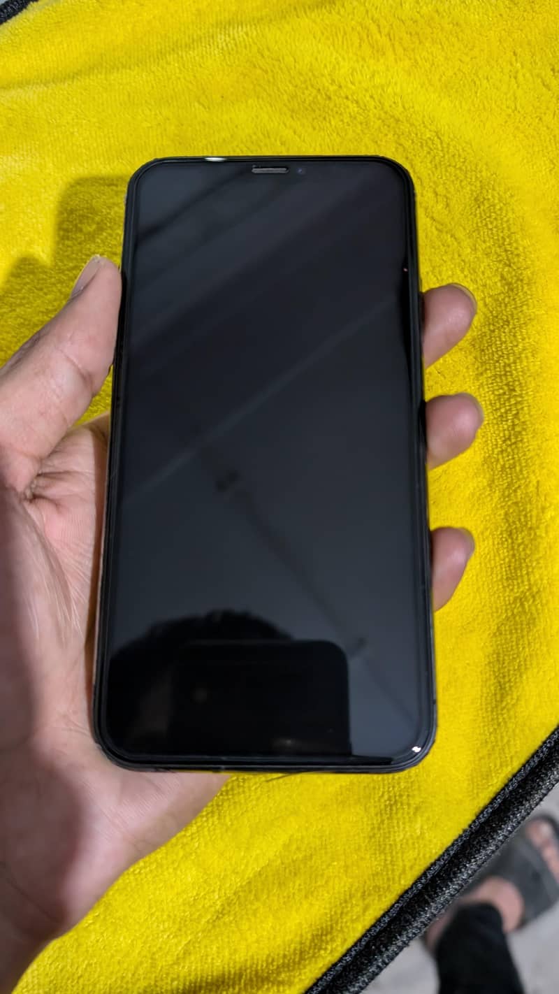 Apple iPhone XS 3