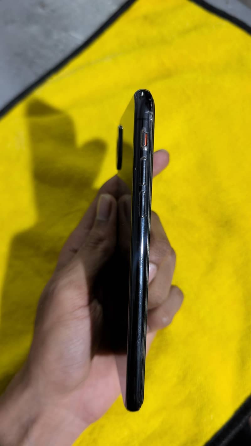 Apple iPhone XS 7