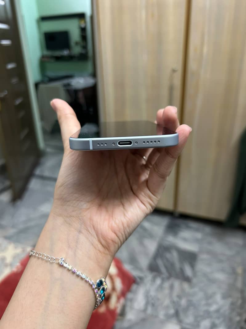 Apple iPhone 15 3