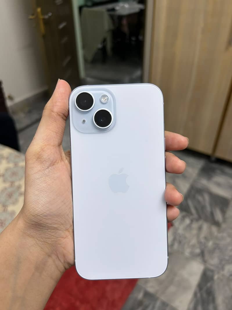 Apple iPhone 15 4