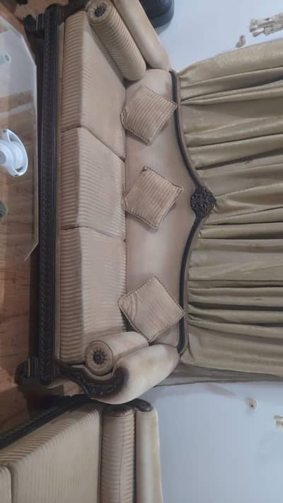 Strong & Durable Used Sofa – Excellent Quality Material