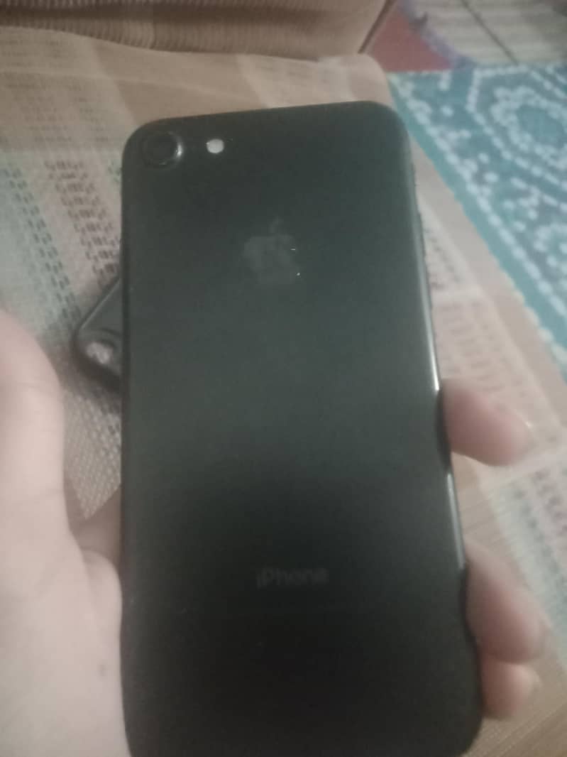 Apple iPhone 7 1