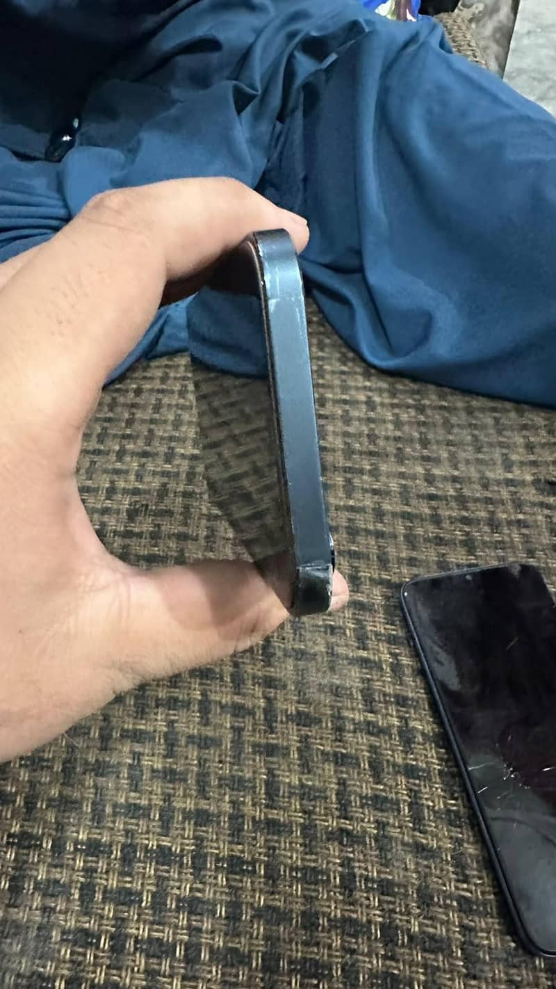 Apple iPhone 12 Pro Max 3
