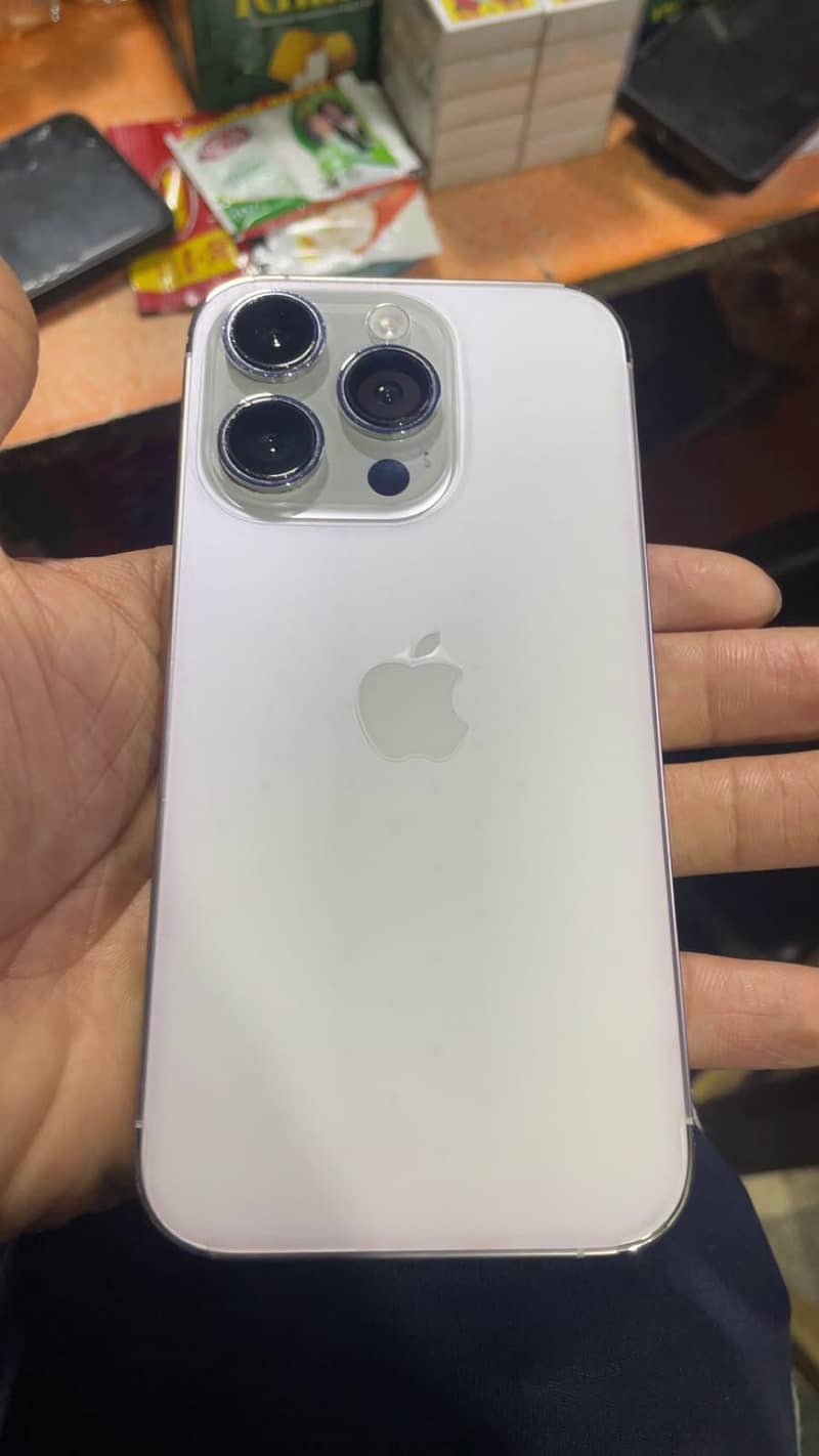 Apple iPhone 14 Pro 1