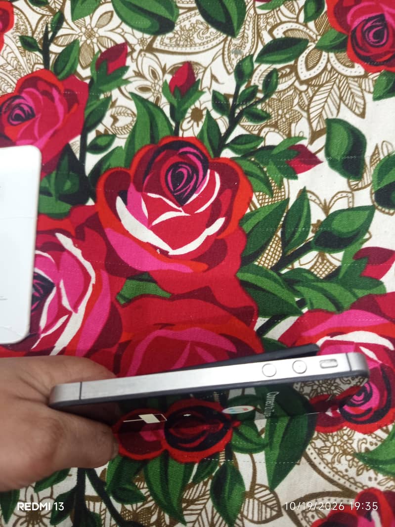Apple iPhone 4s 3
