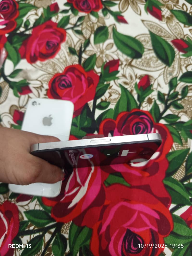 Apple iPhone 4s 5