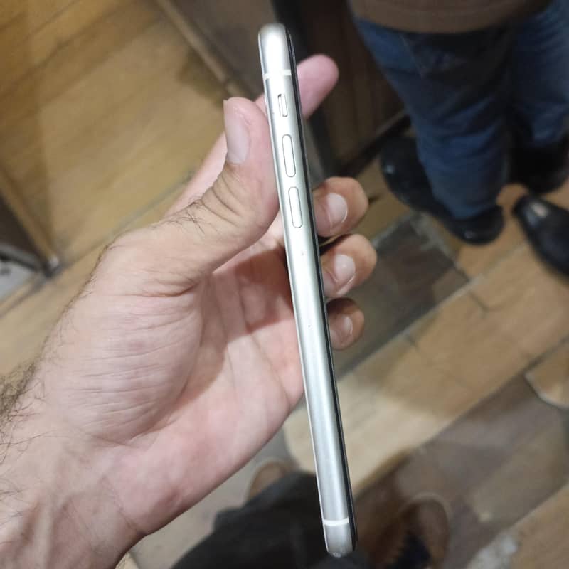 Apple iPhone 11 2