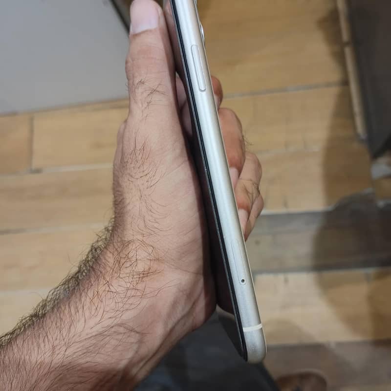 Apple iPhone 11 3