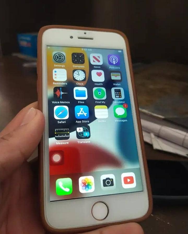 Apple iPhone 8 0