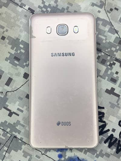 Samsung Mobile J7 (2016) gpod condition whatsap 03298126151