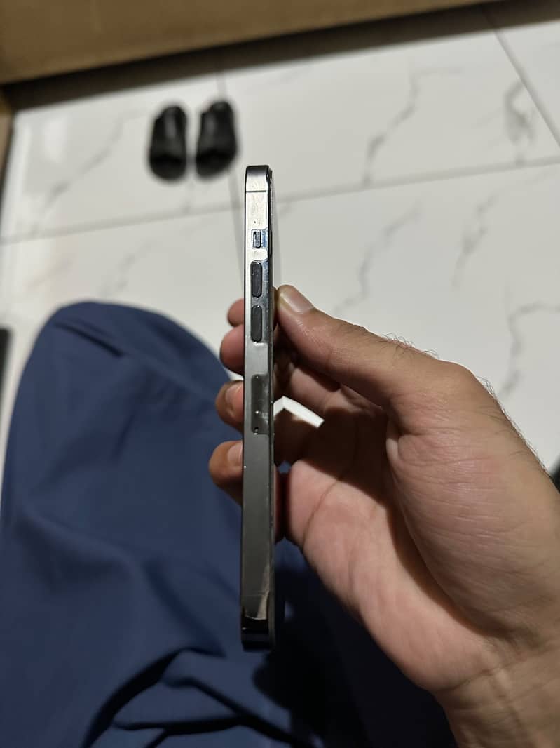 Apple iPhone 13 Pro 3