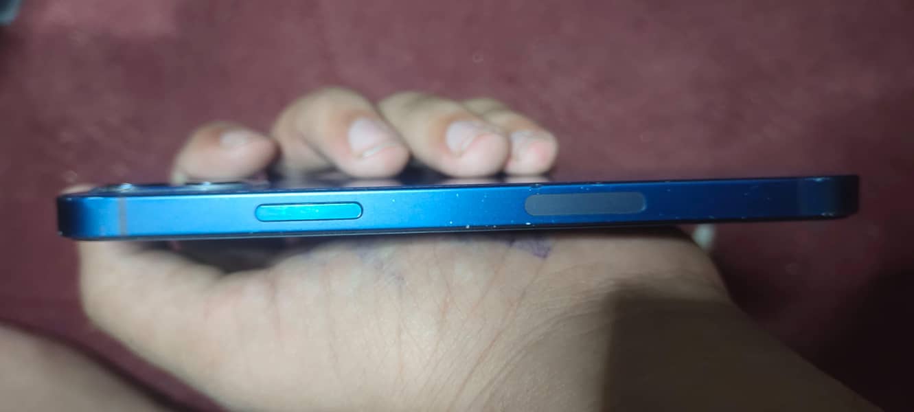 Apple iPhone 12 3