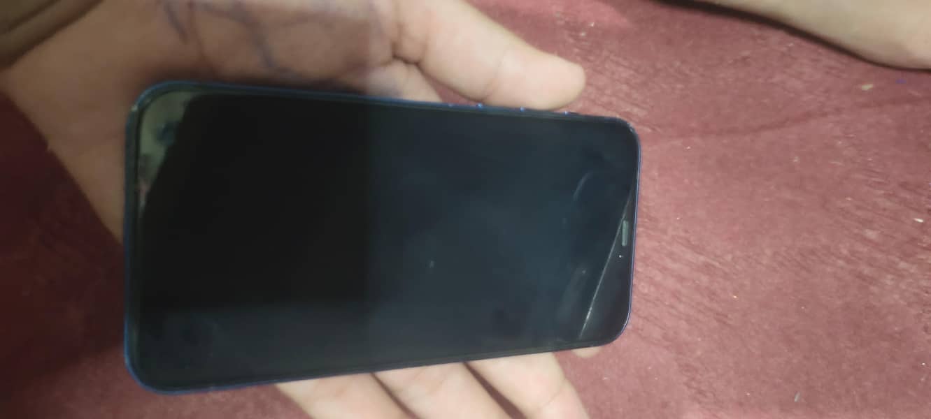 Apple iPhone 12 4