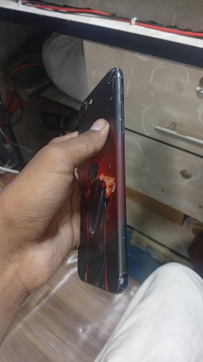 Apple iPhone 7 Plus 1
