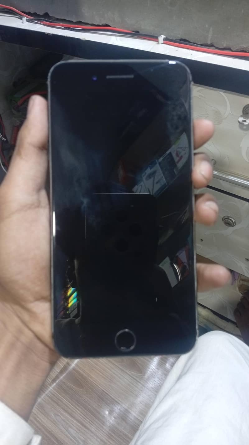 Apple iPhone 7 Plus 2