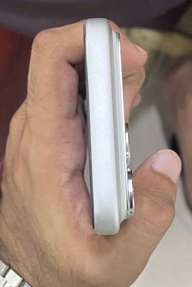 Apple iPhone 17 Pro Max 2