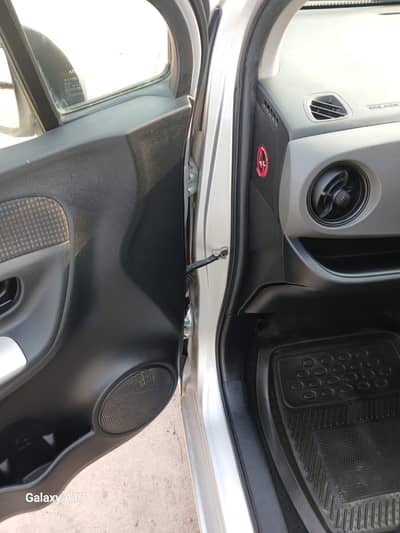 Toyota Vitz 2015