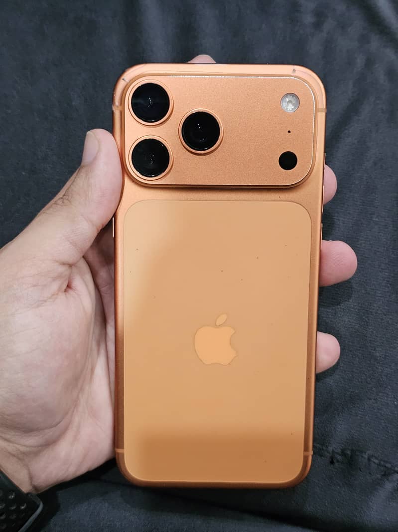 Apple iPhone 17 Pro Max 5