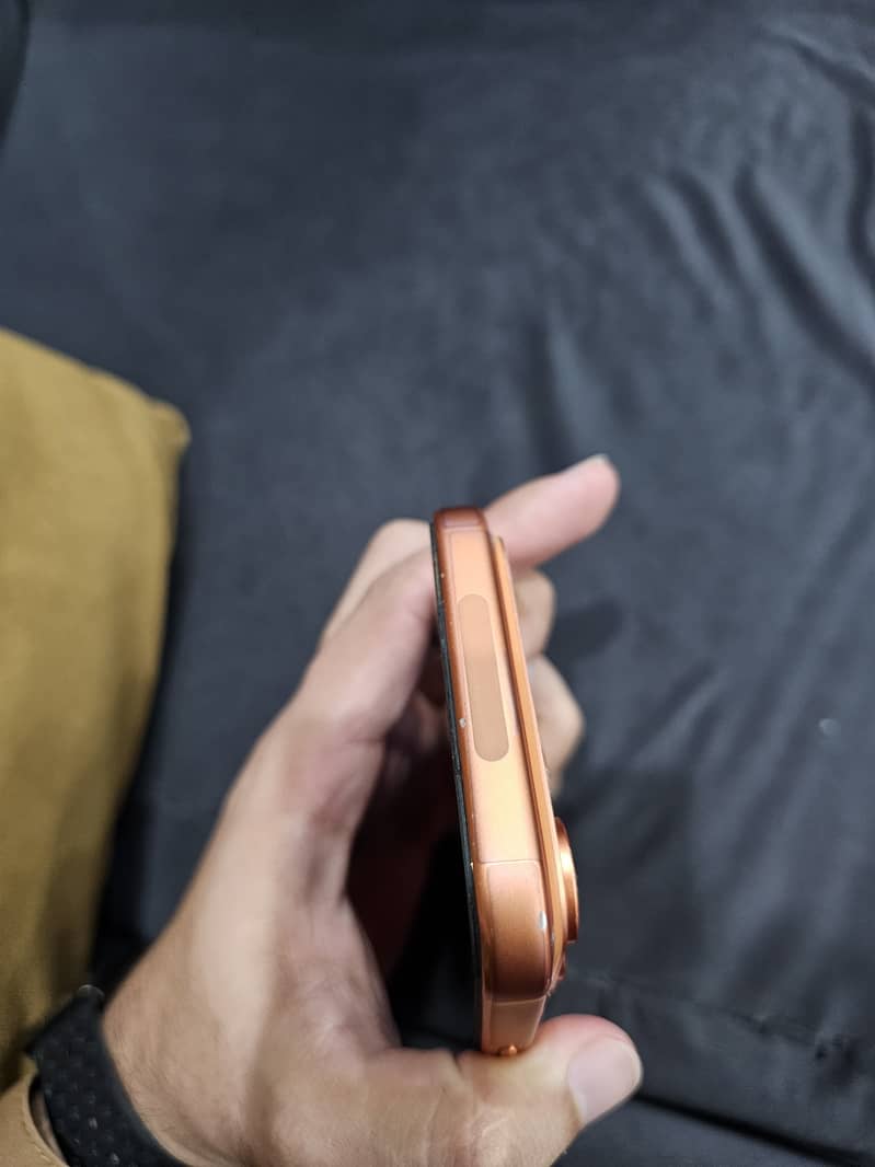 Apple iPhone 17 Pro Max 9