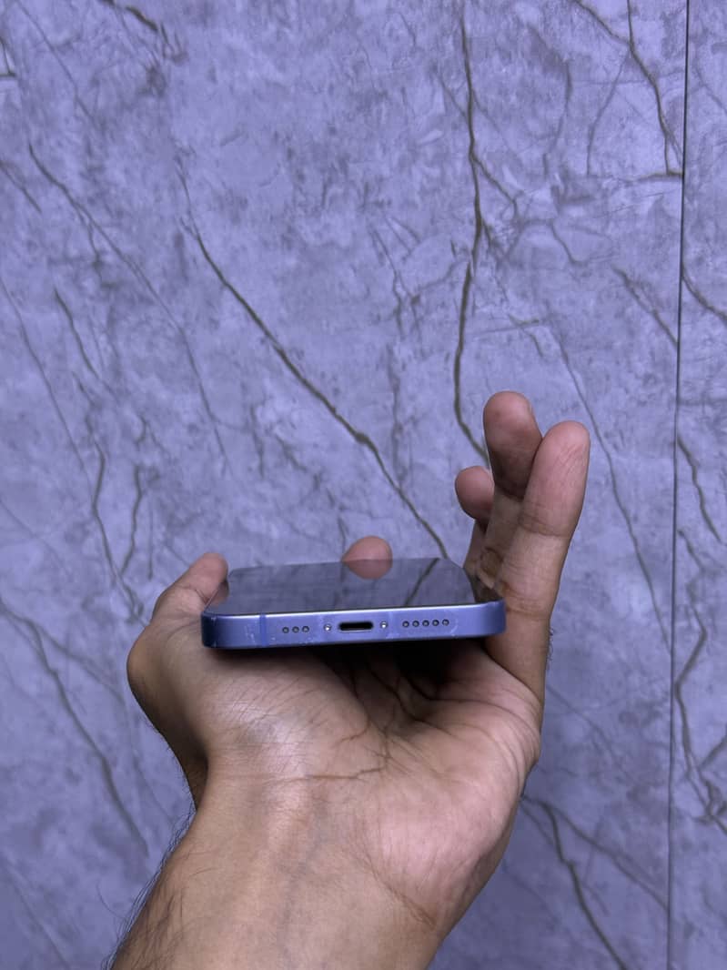 Apple iPhone 14 3
