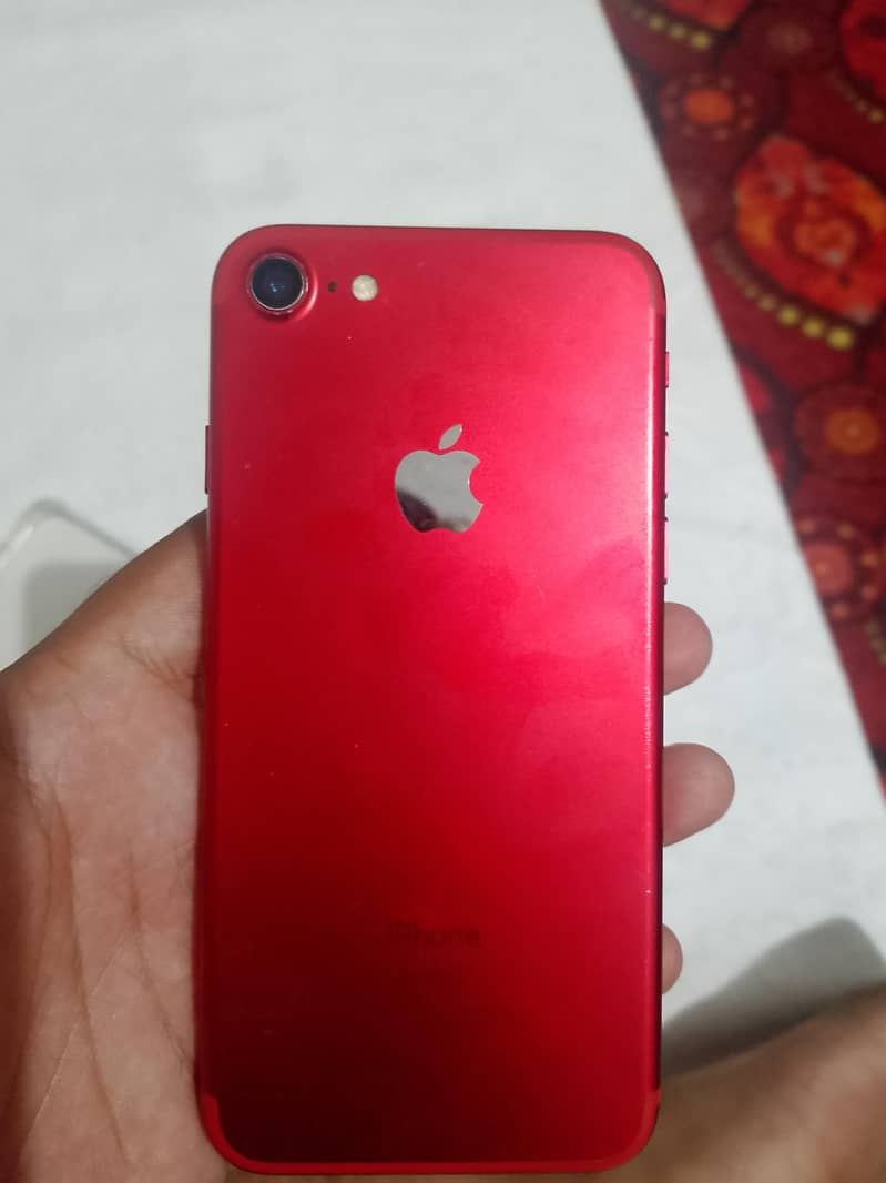 Apple iPhone 7 0