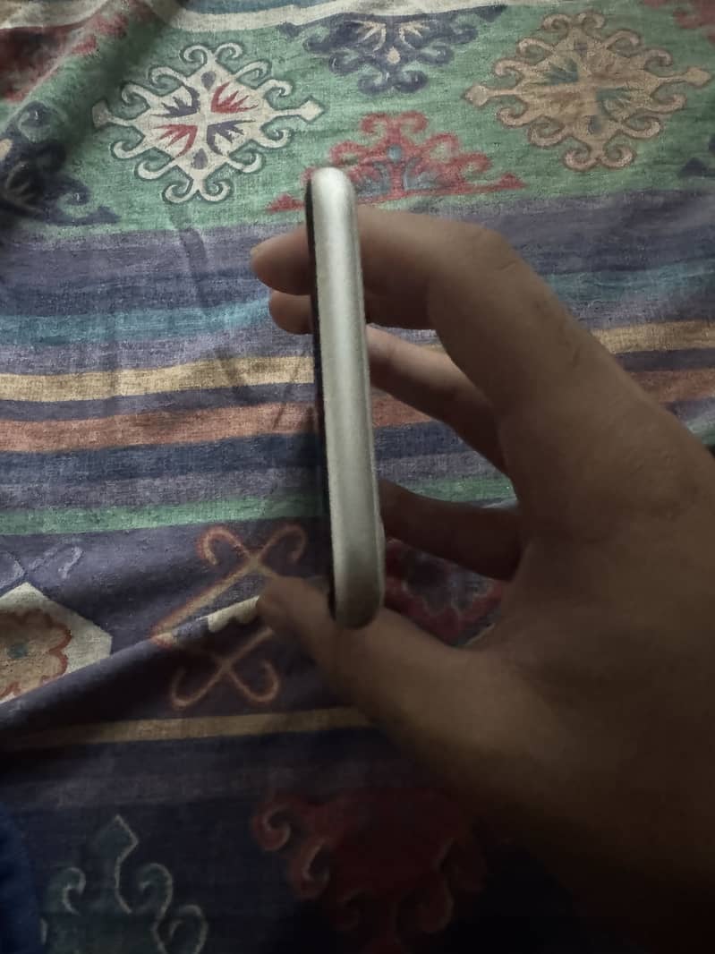 Apple iPhone SE 4