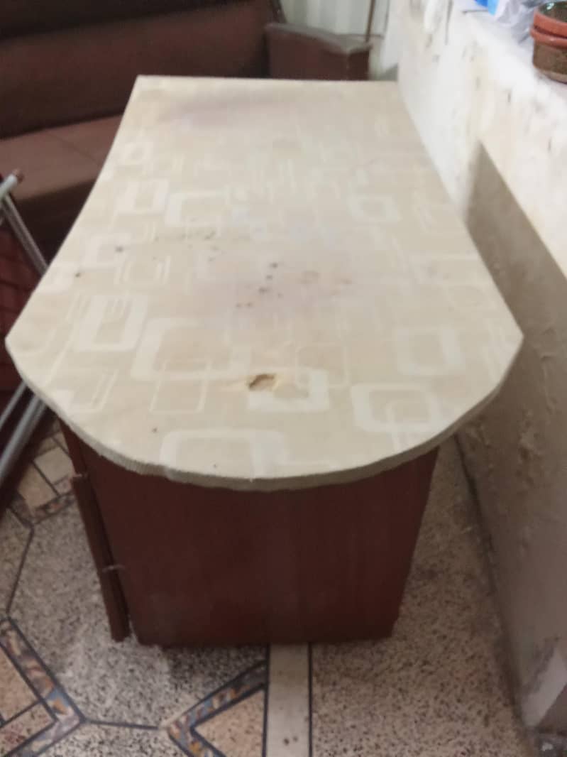 Iron table 4
