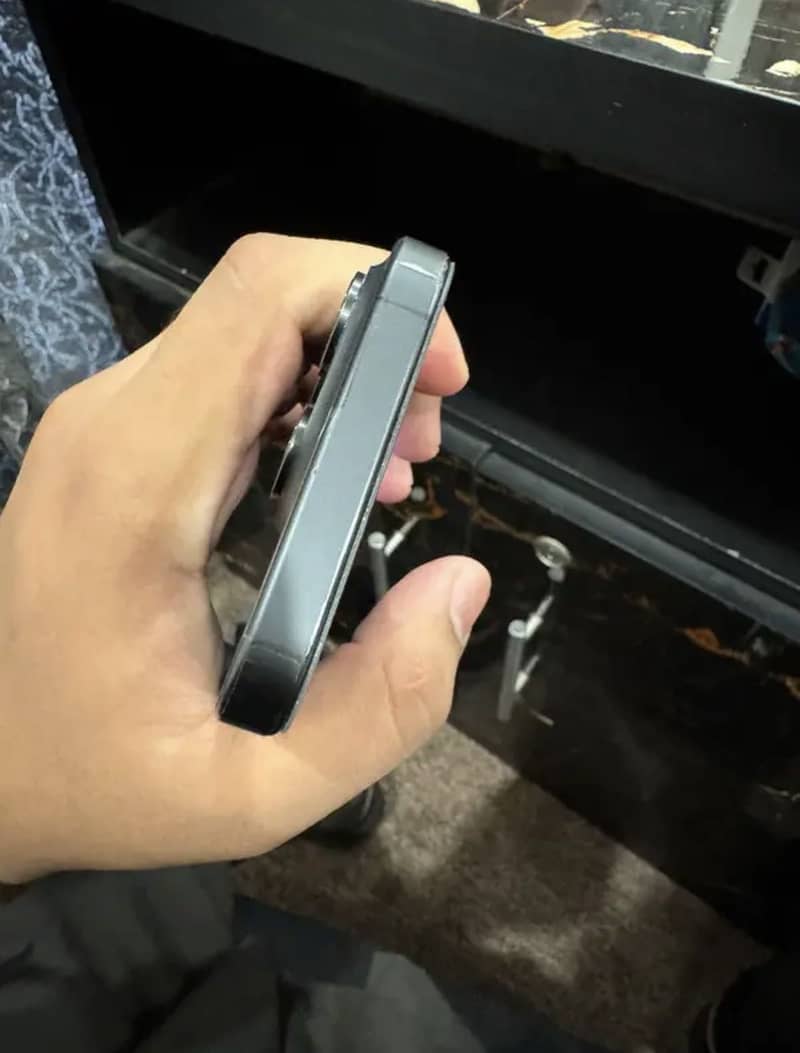 Apple iPhone 15 Pro 1