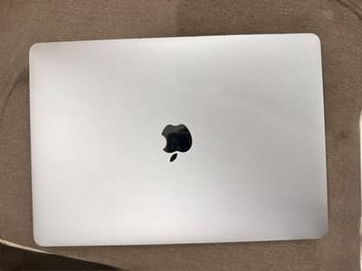 MacBook Pro 13" (2017) – i5 / 8GB RAM – Great Budget Student Laptop!