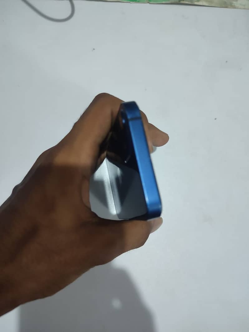 Apple iPhone 12 mini 3