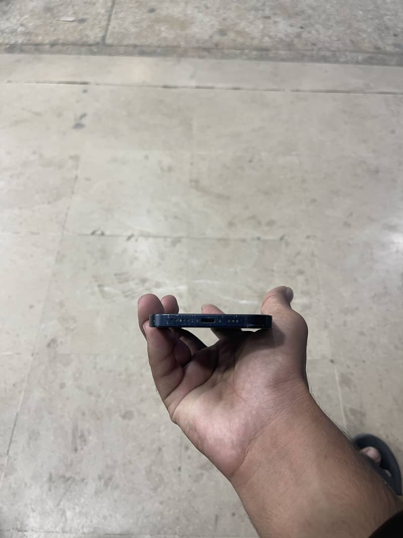 Apple iPhone 12 2