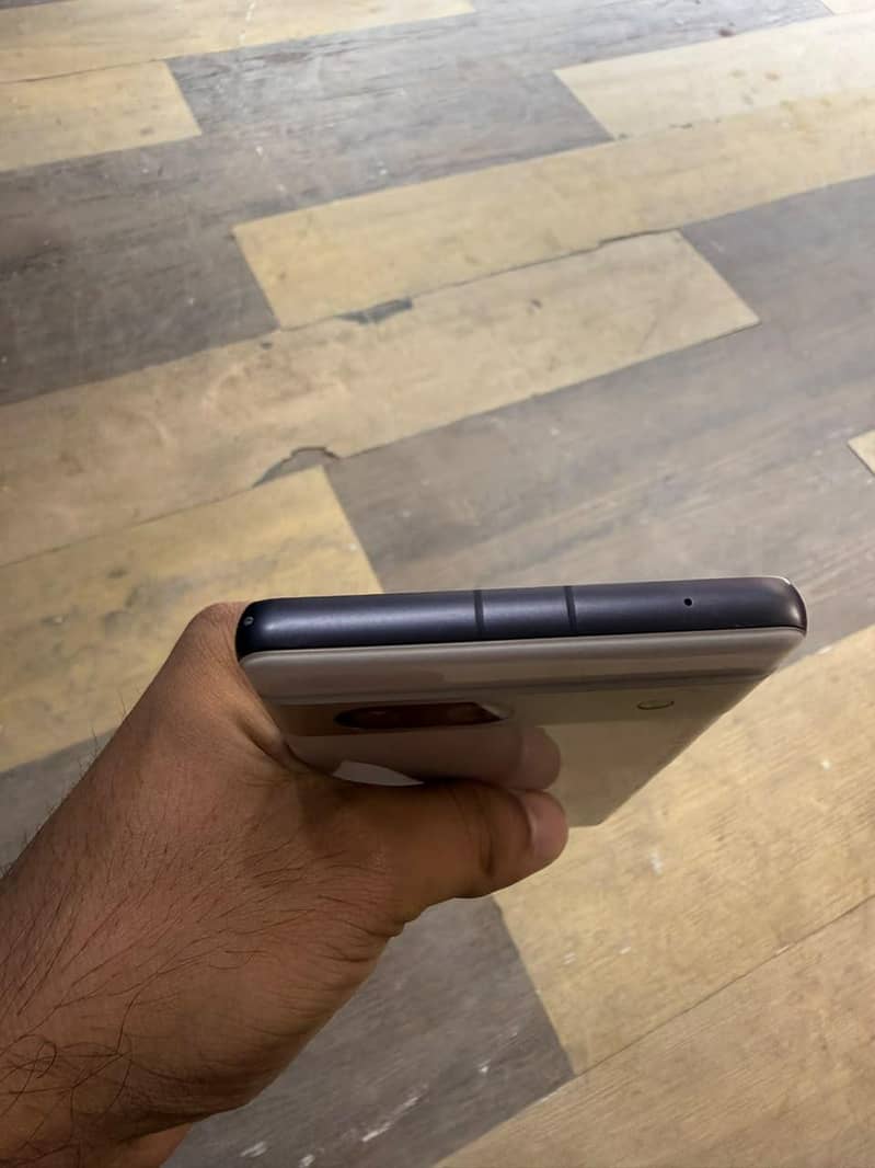 Google Pixel 7a 5