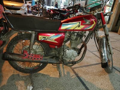 Honda CG 125 2016 - Lahore Number - Excellent Engine - Urgent Sale