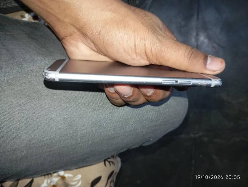 Apple iPhone 6 6